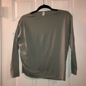 Lululemon long sleeve T-shirt